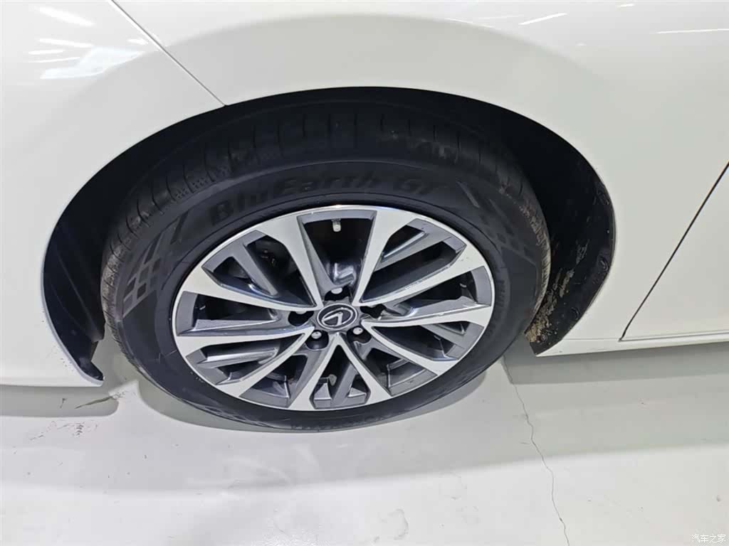 Lexus ES, 2024 23