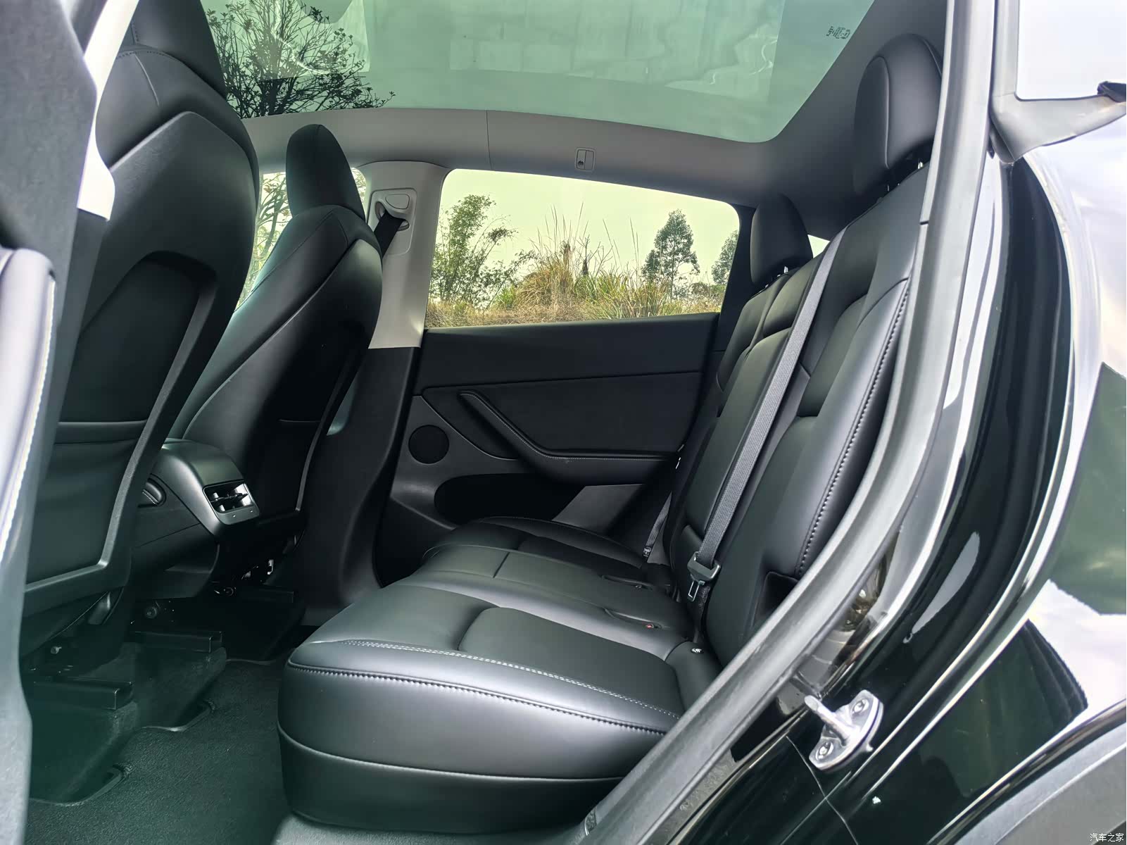 Tesla Model Y, 2023 8