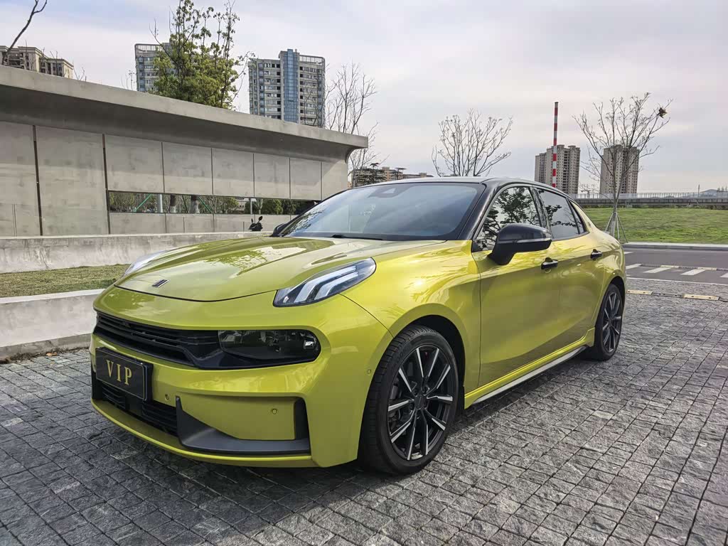 Lynk & Co 03