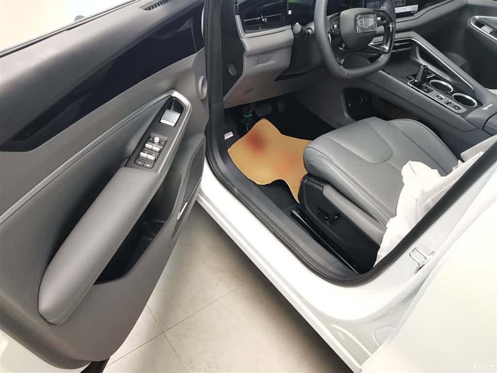 Geely Boyue, 2026 12