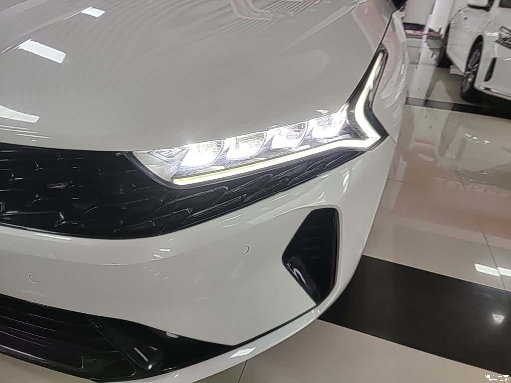 Kia K5, 2022 24