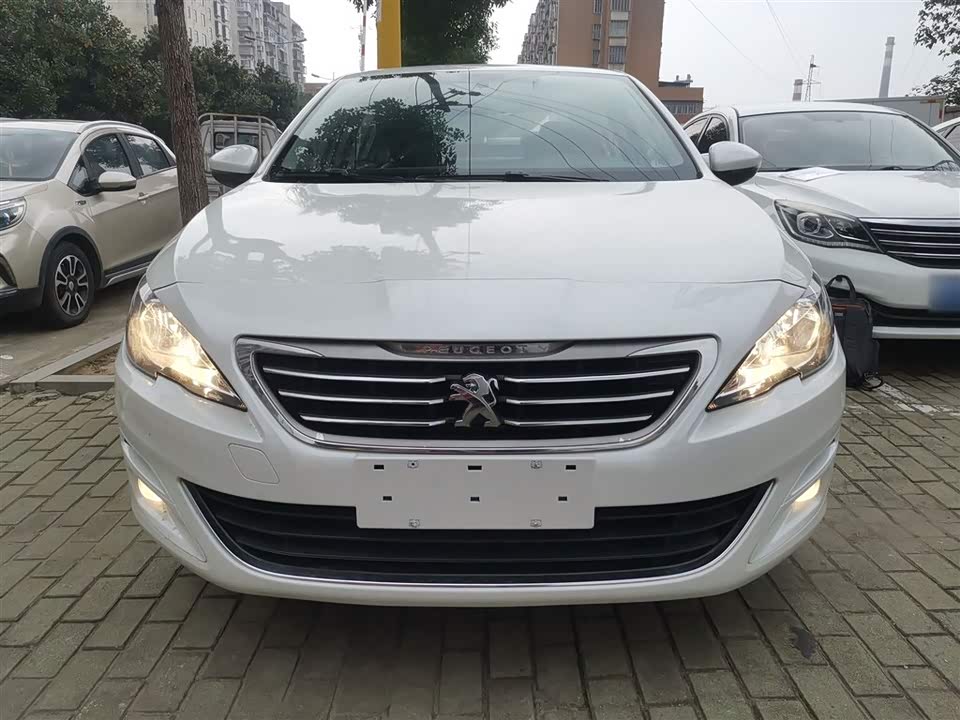 Peugeot 408