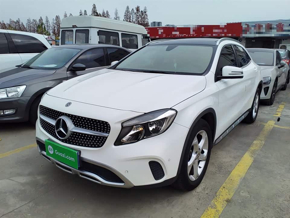 Mercedes-Benz GLA