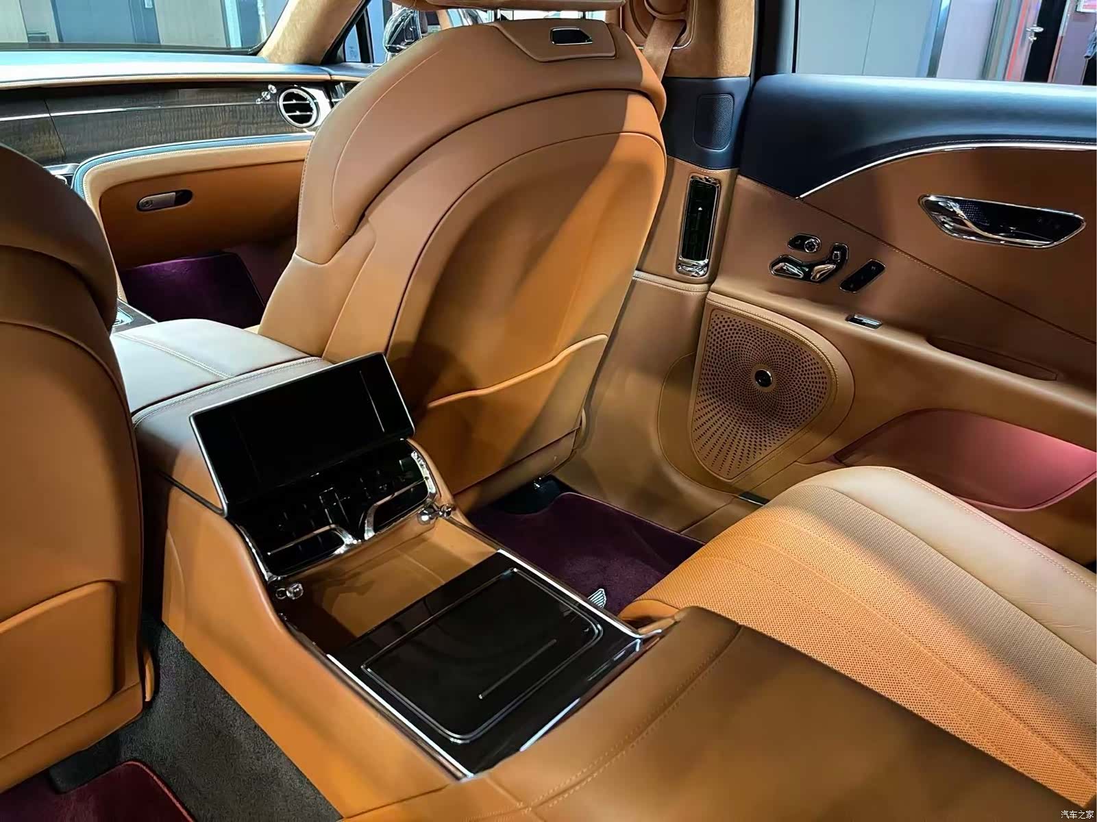 Bentley Flying Spur, 2022 13