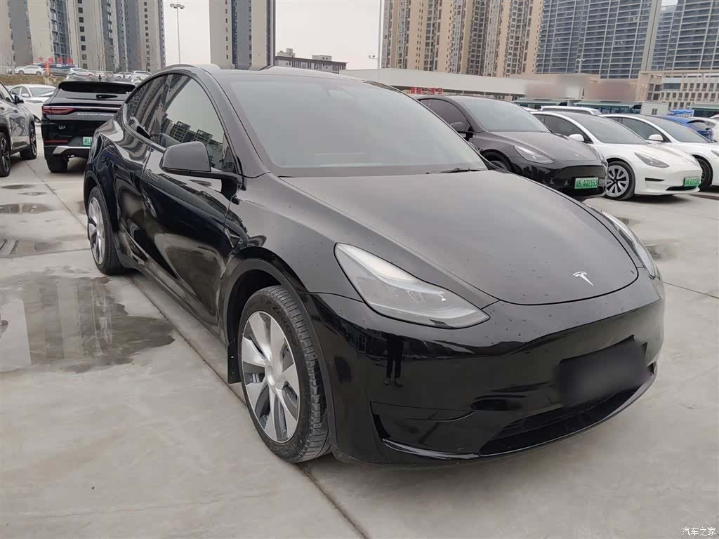 Tesla Model Y, 2023 4