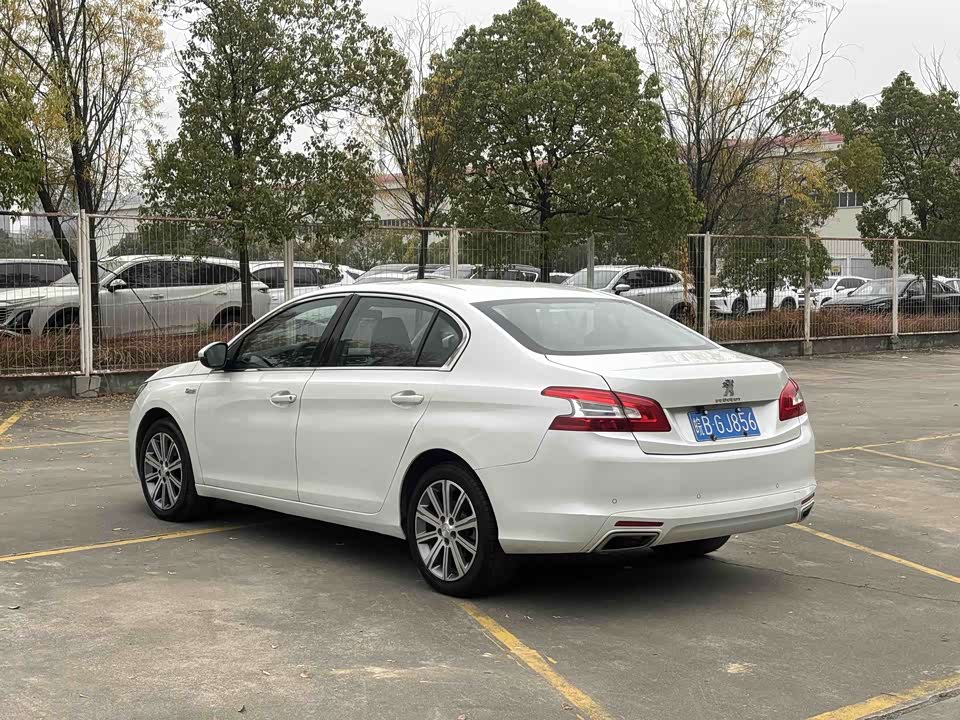 Peugeot 408