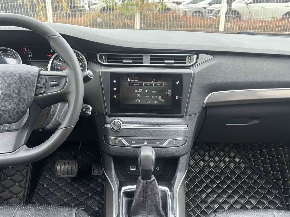 Peugeot 408