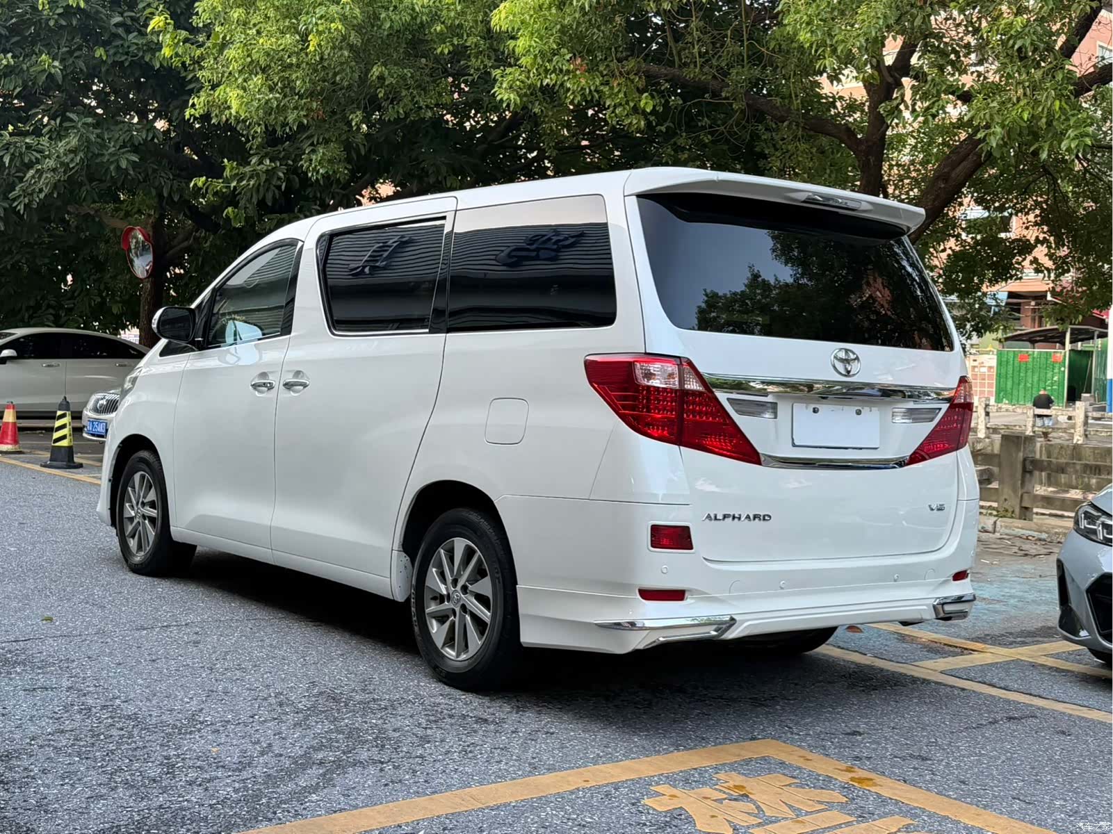 Toyota Alphard, 2012 6