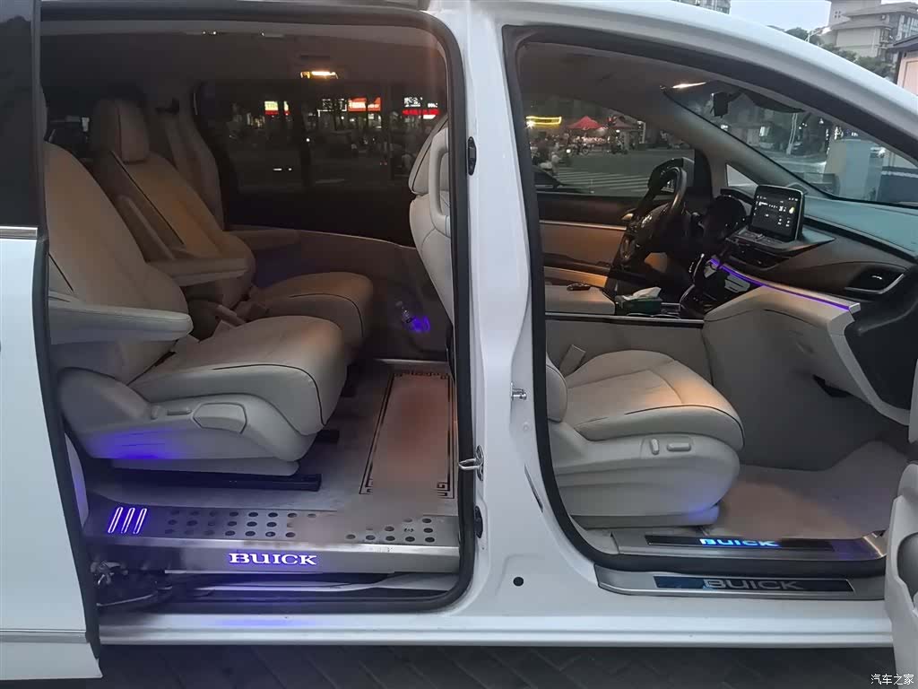 Buick GL8, 2022 9
