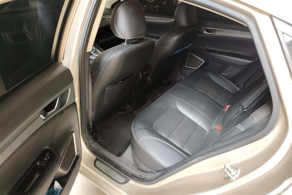 Geely Emgrand, 2018 11