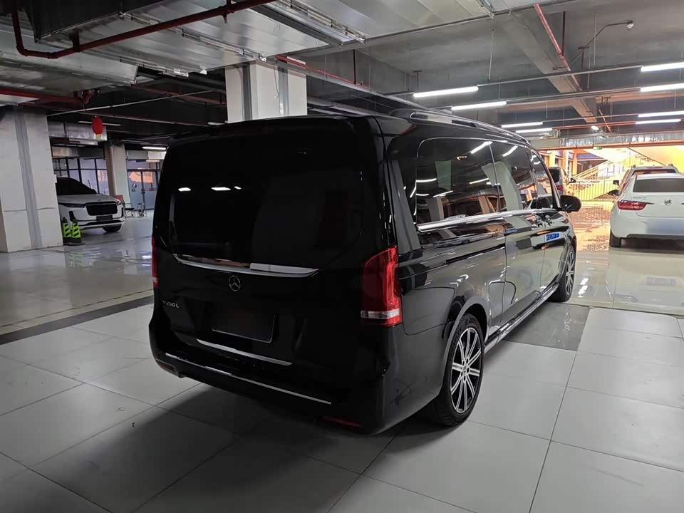 Mercedes-Benz V-class