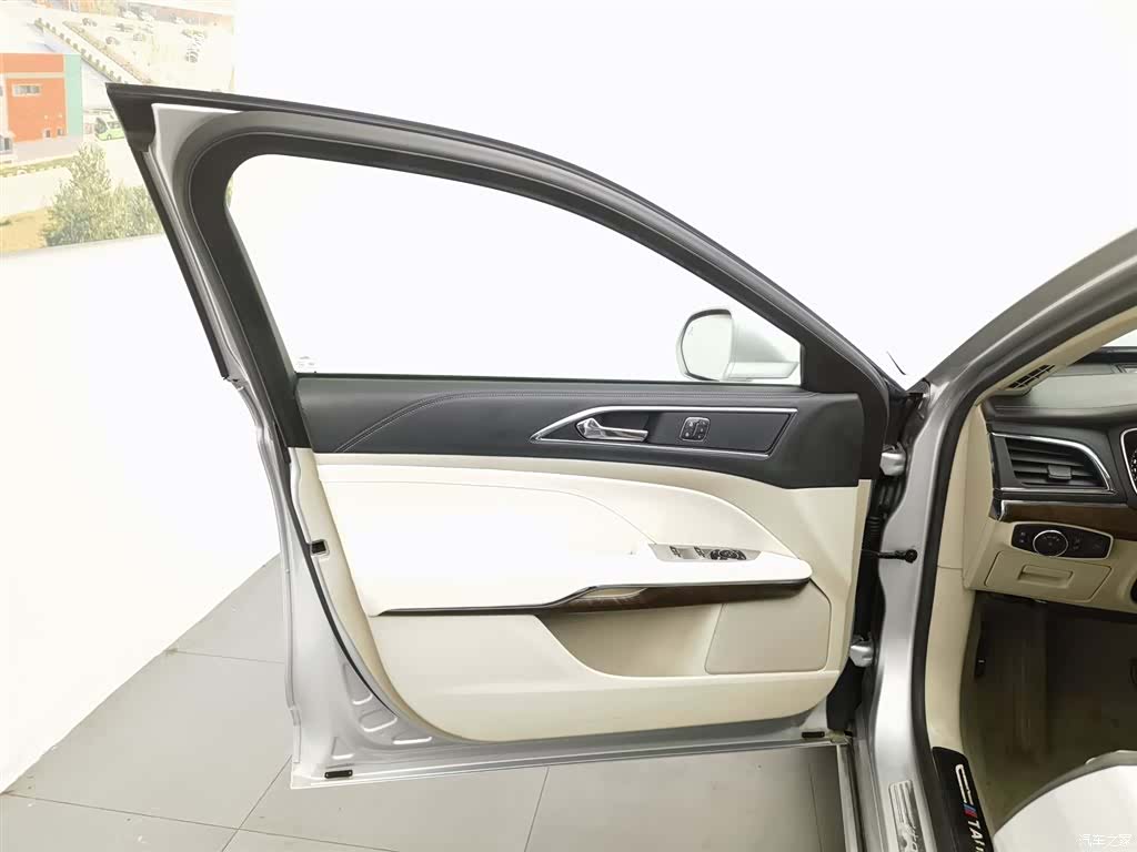 Ford Taurus, 2017 8