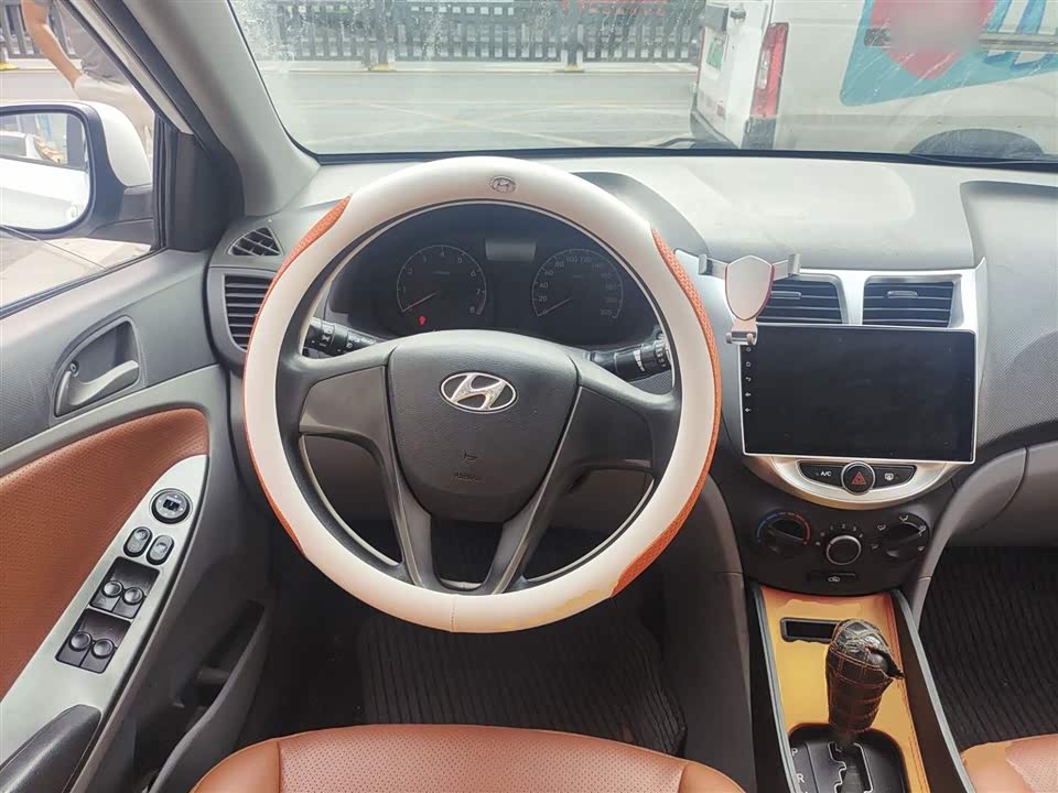 Hyundai Rena
