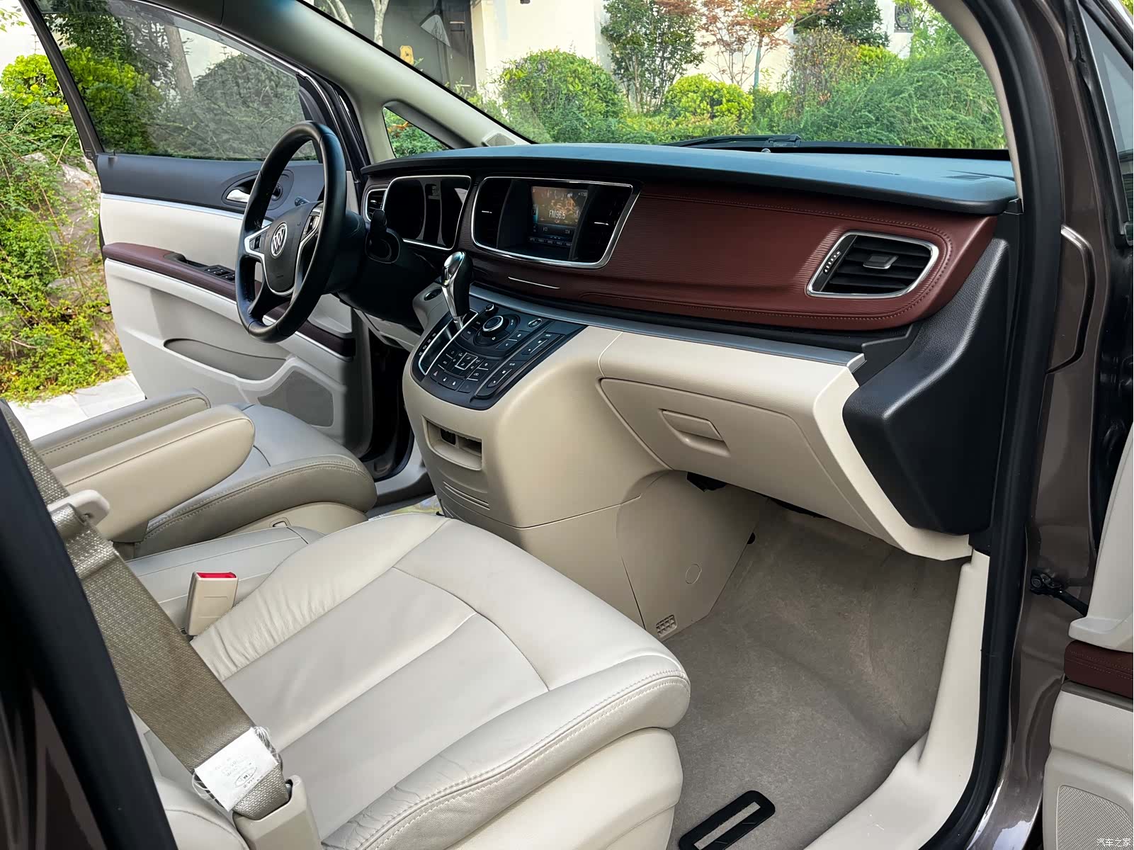 Buick GL8, 2017 8