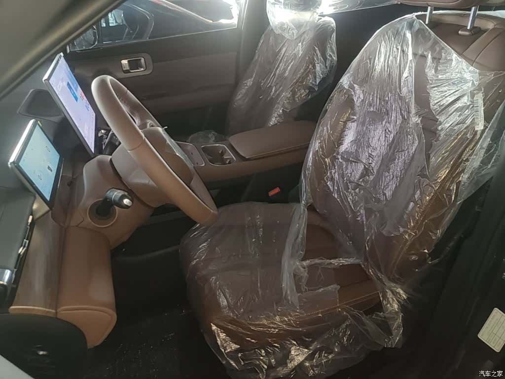 Wuling Starlight, 2025 15