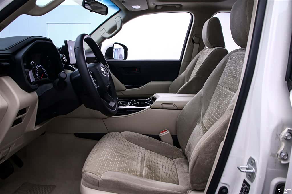 Toyota Land Cruiser, 2024 12