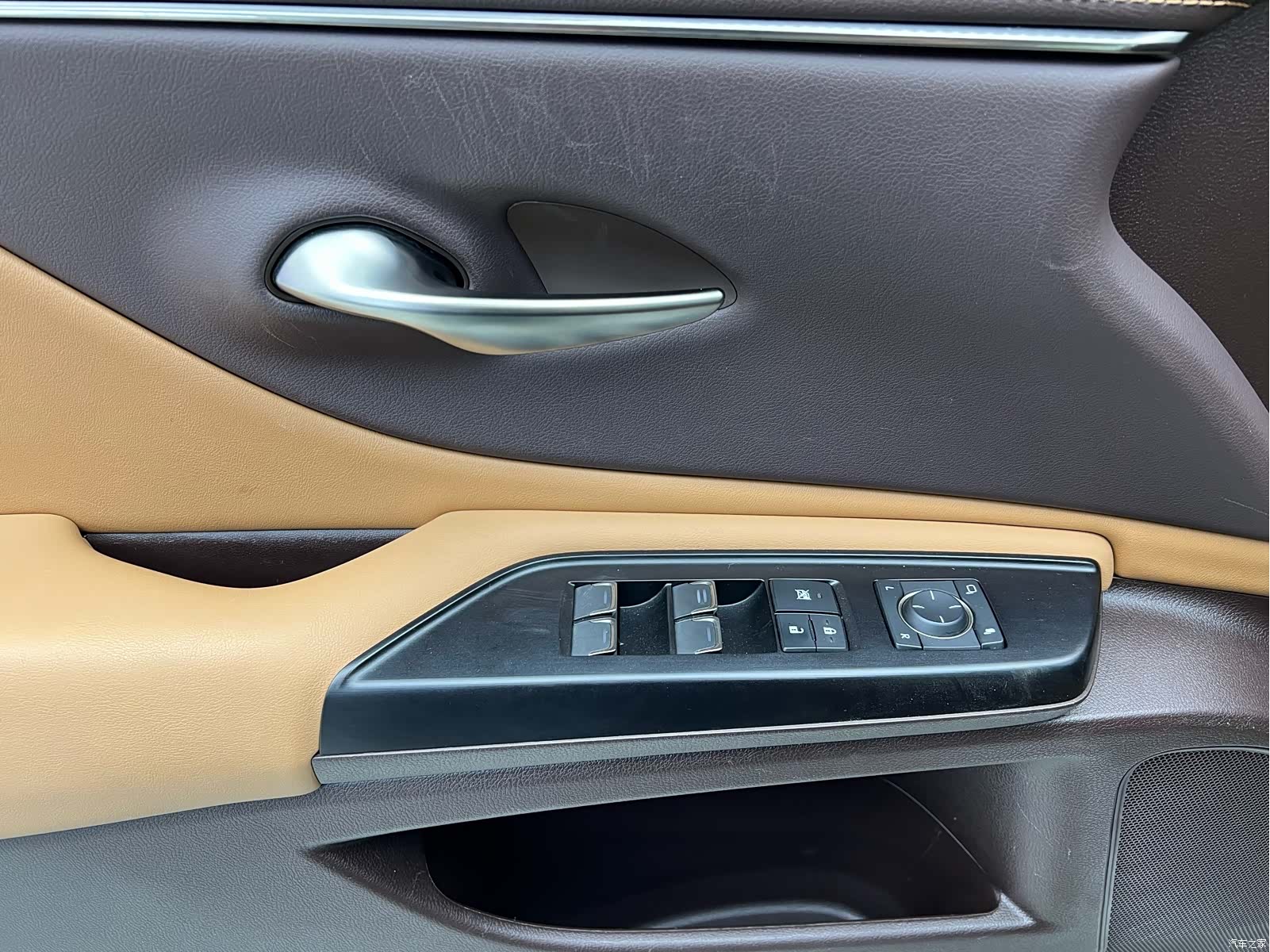 Lexus ES, 2021 все фото