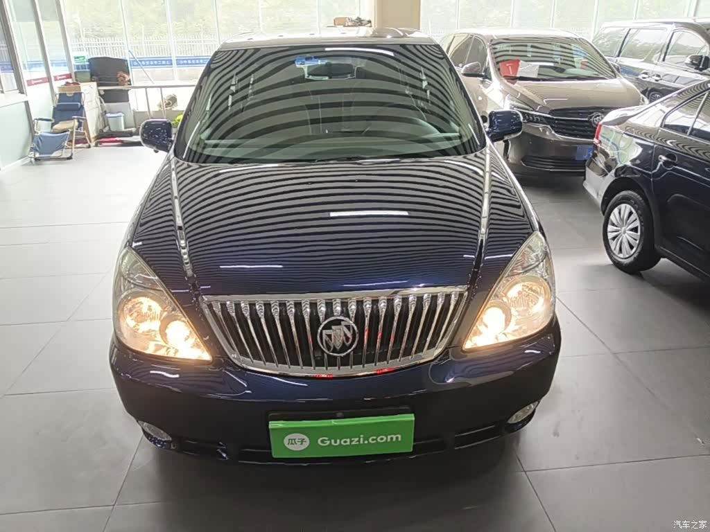 Buick GL8, 2015 3