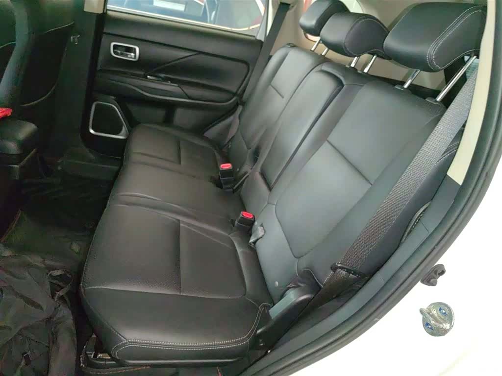 Mitsubishi Outlander, 2017 17
