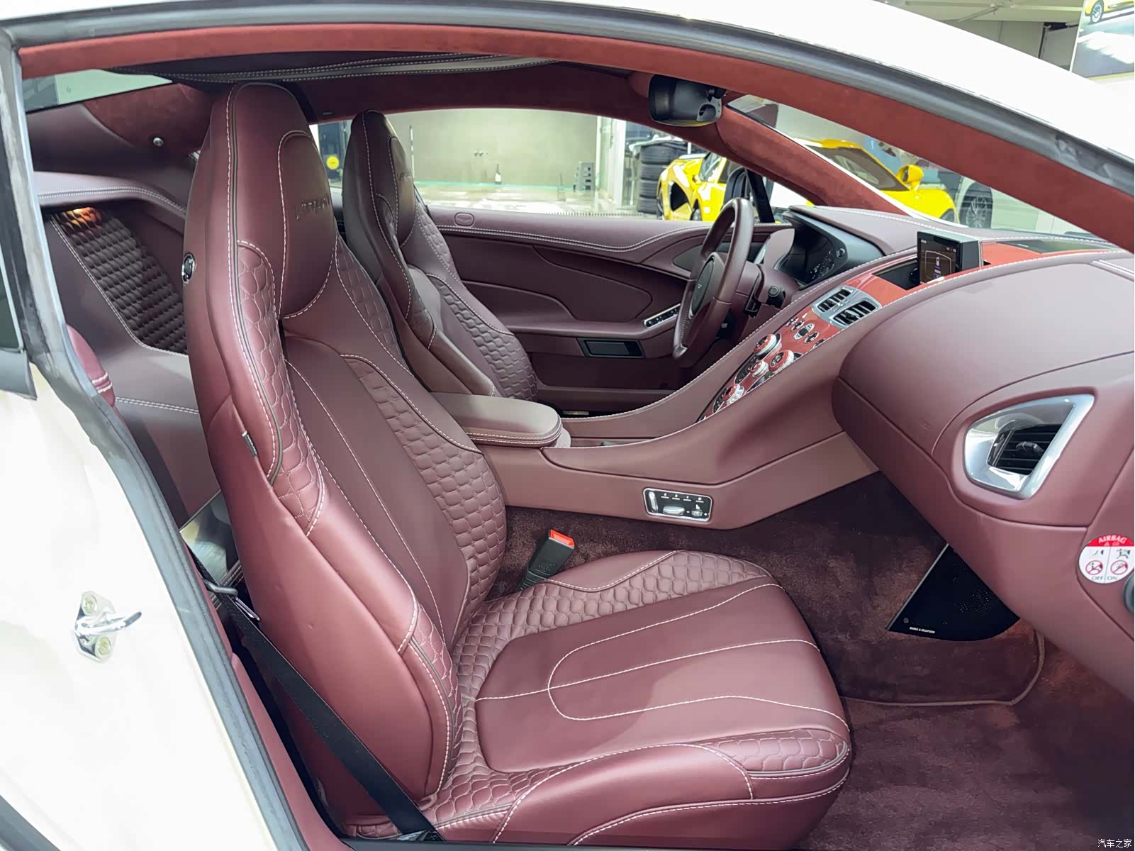 Aston Martin Vanquish, 2016 17