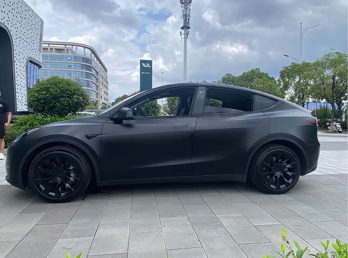 Tesla Model Y, 2022 10