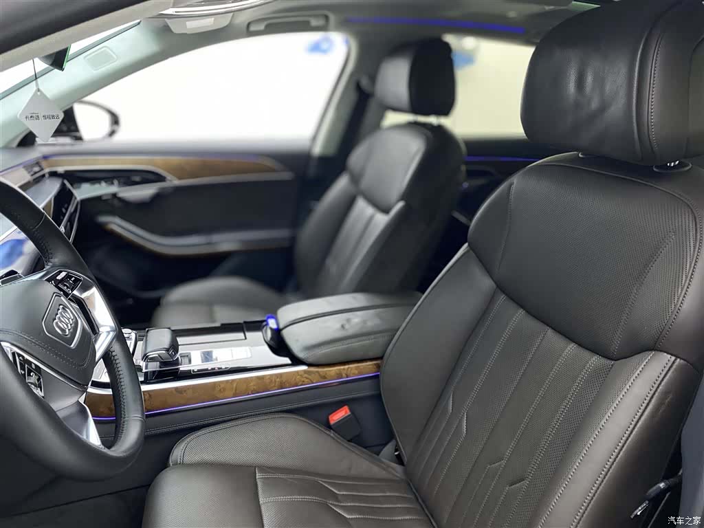 Audi A8L, 2020 26