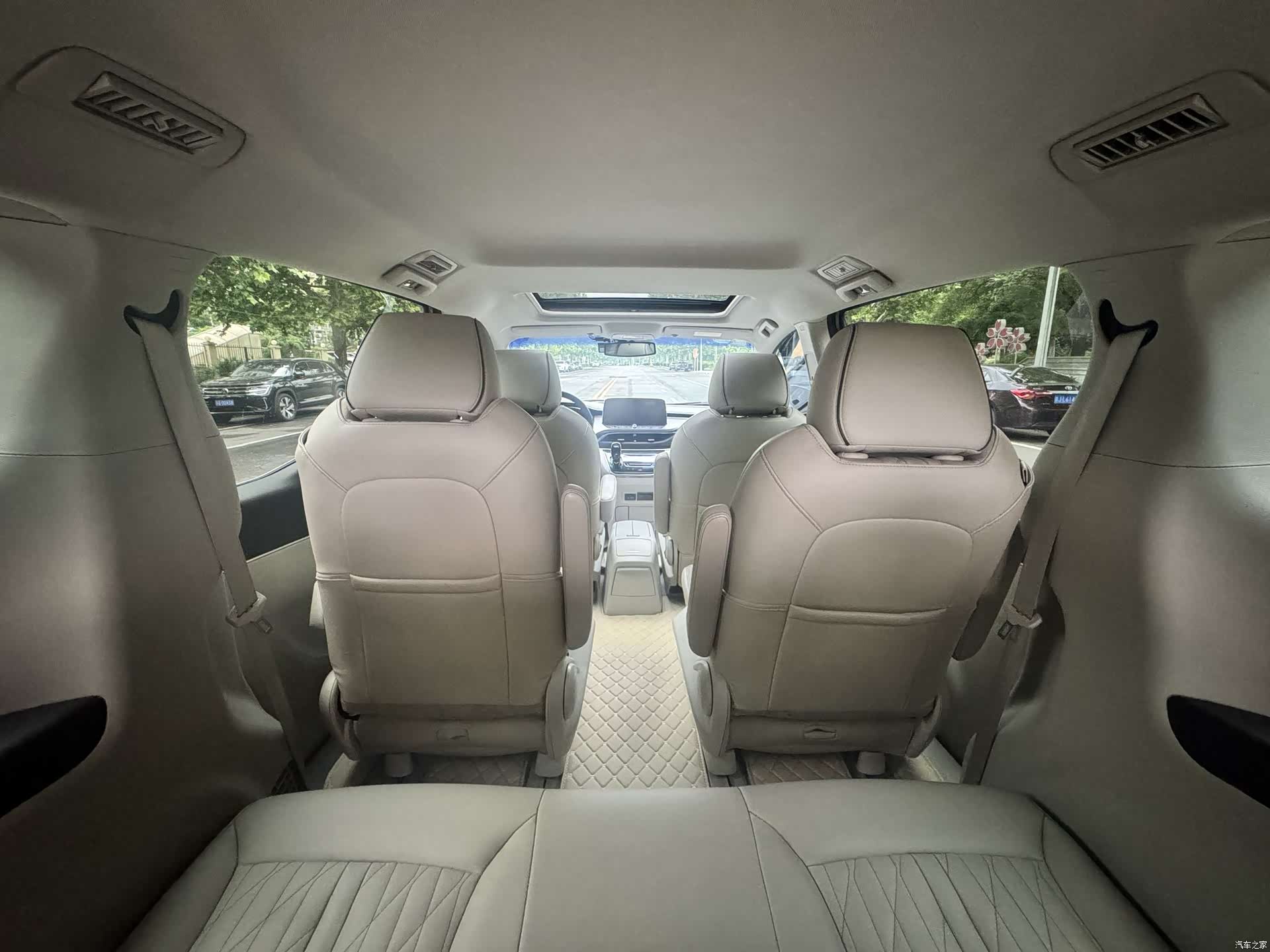 Buick GL8, 2022 9