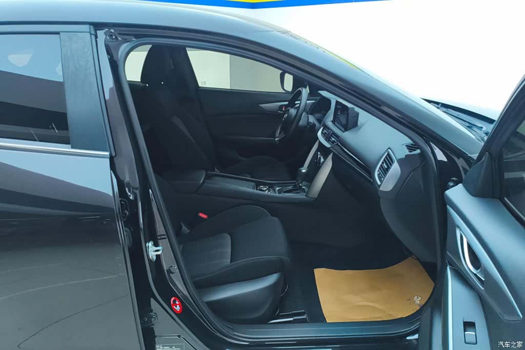 Mazda CX-4, 2019 8
