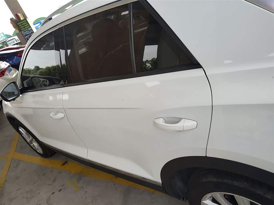 Volkswagen T-ROC exploring Songs