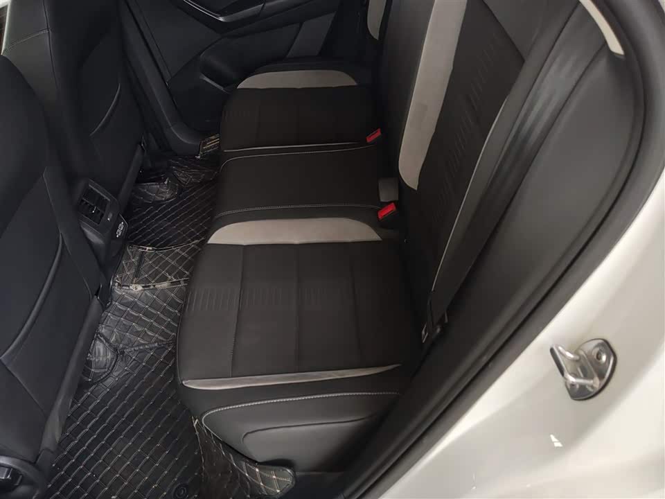 Volkswagen T-ROC exploring Songs