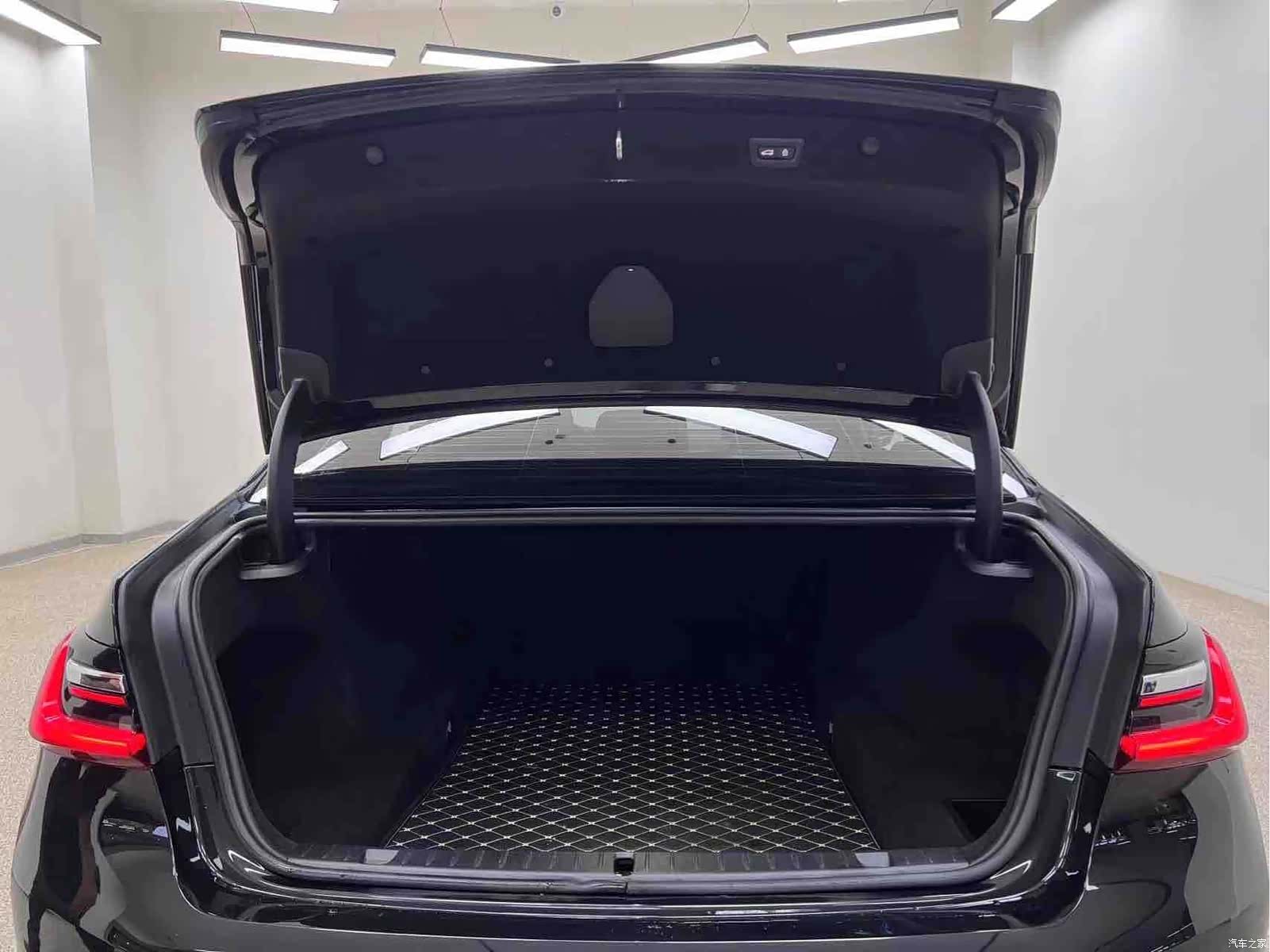 BMW 7 Series, 2022 28