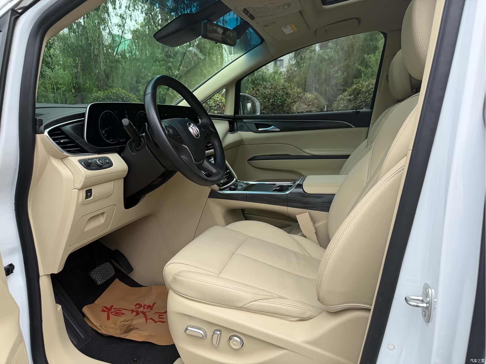 Buick GL8, 2022 10