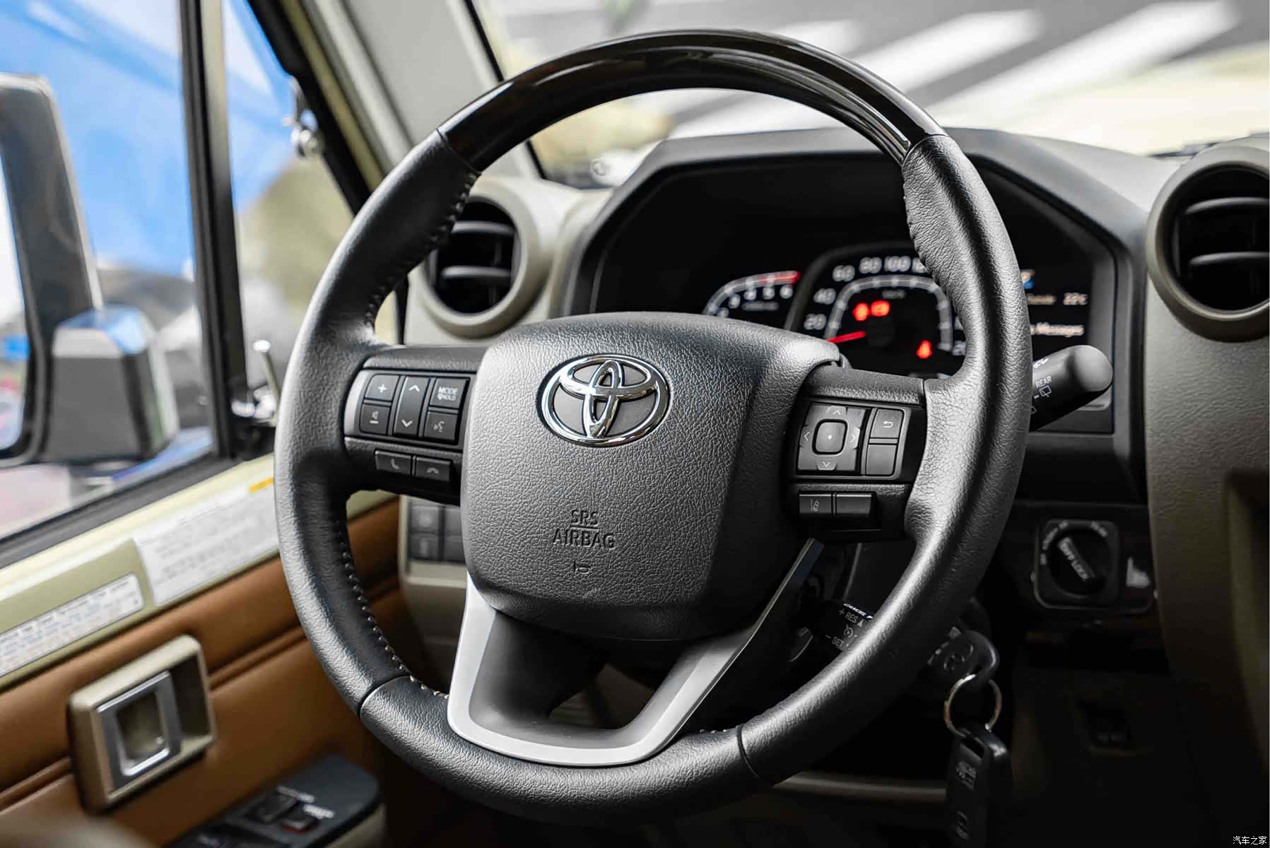 Toyota Land Cruiser, 2025 10