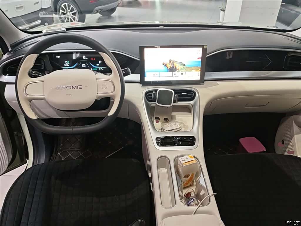 Geely Xingyuan, 2025 10