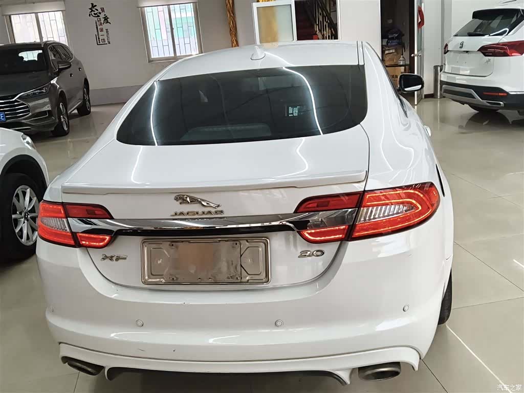Jaguar XF, 2014 4