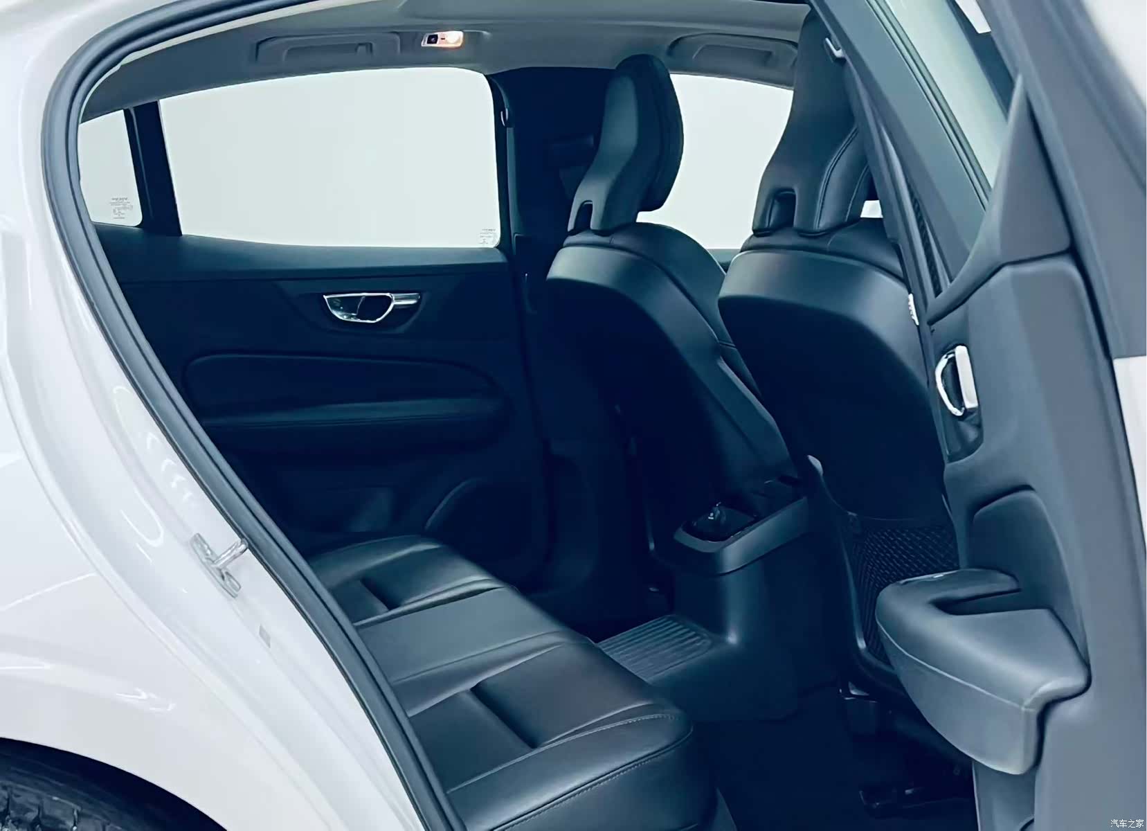 Volvo S60, 2020 10