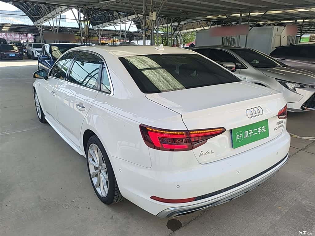 Audi A4L, 2019 все фото