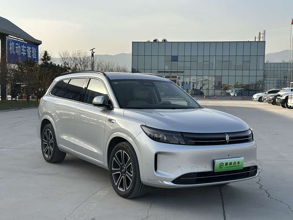 AITO Ask the world M7