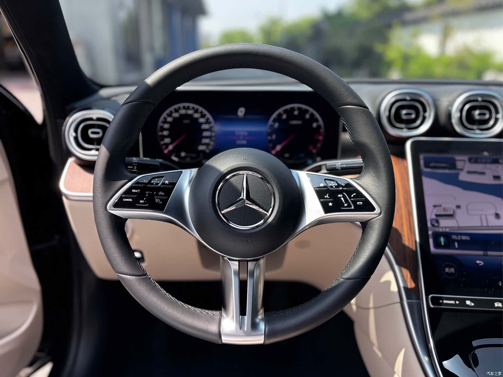 Mercedes-Benz C-Class, 2023 15