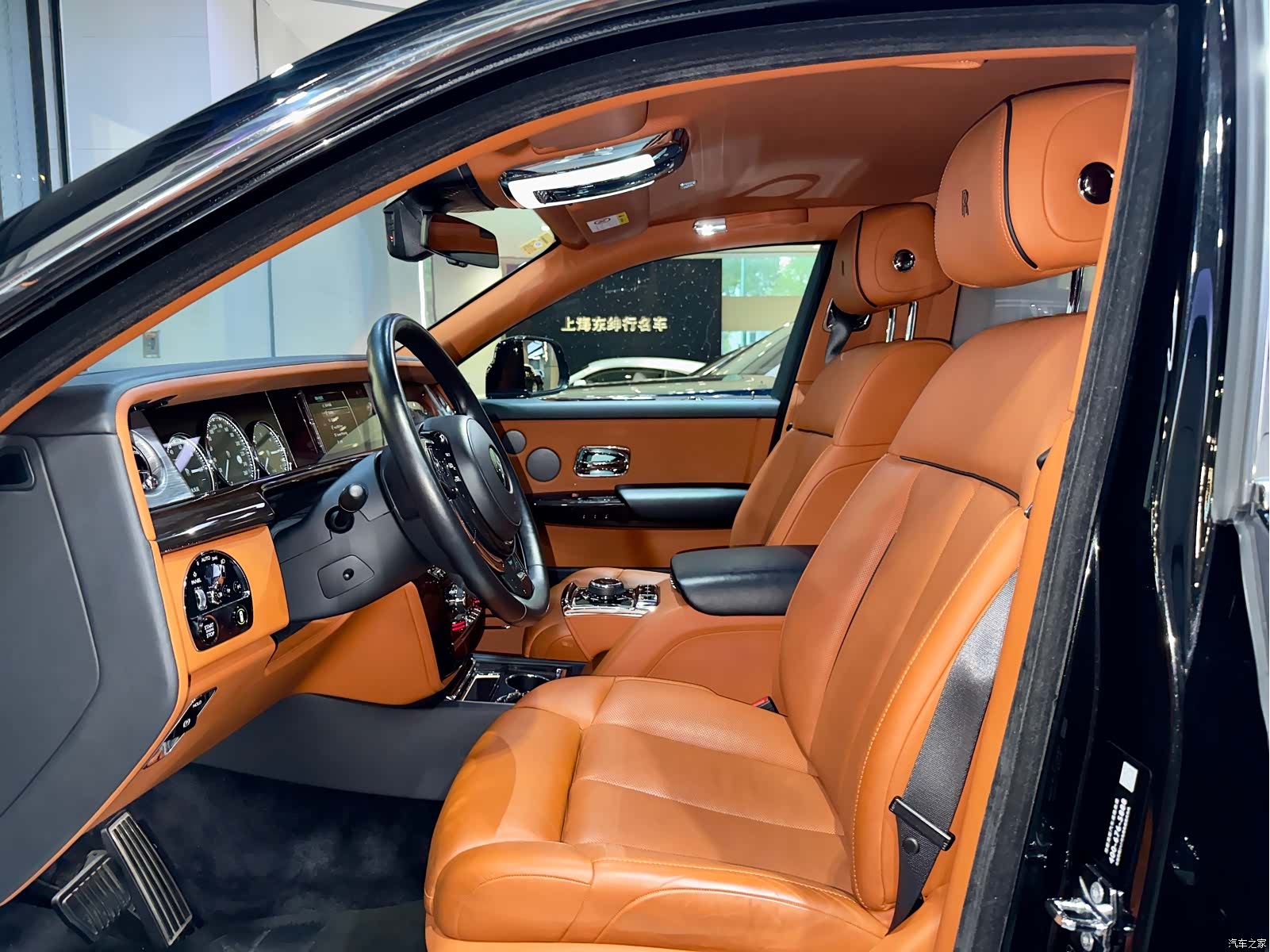 Rolls-Royce Phantom, 2020 13