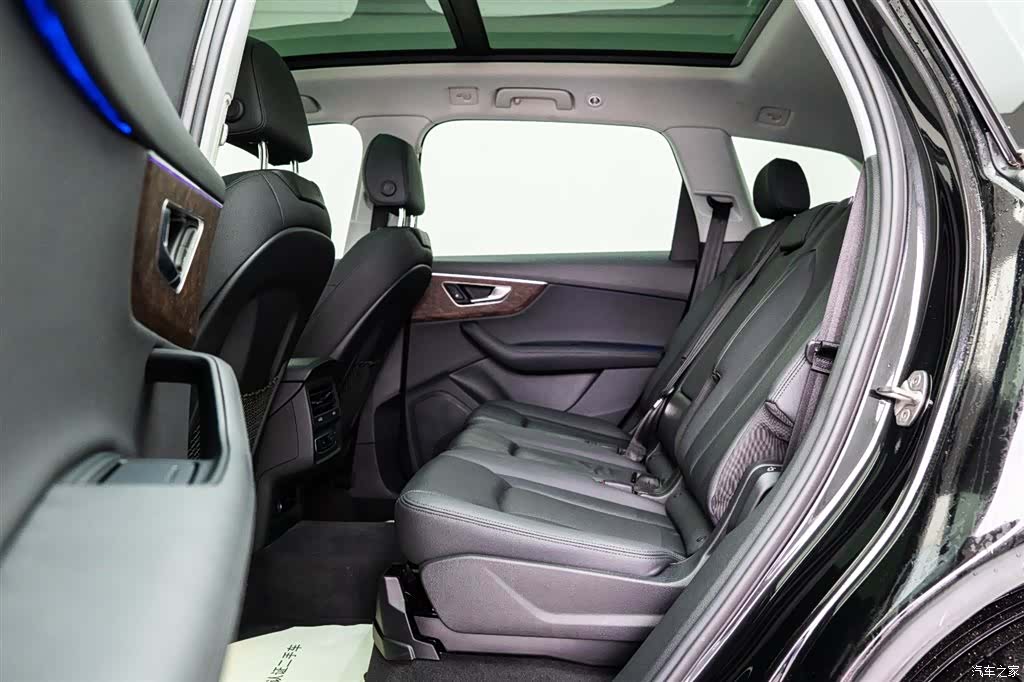 Audi Q7, 2023 12