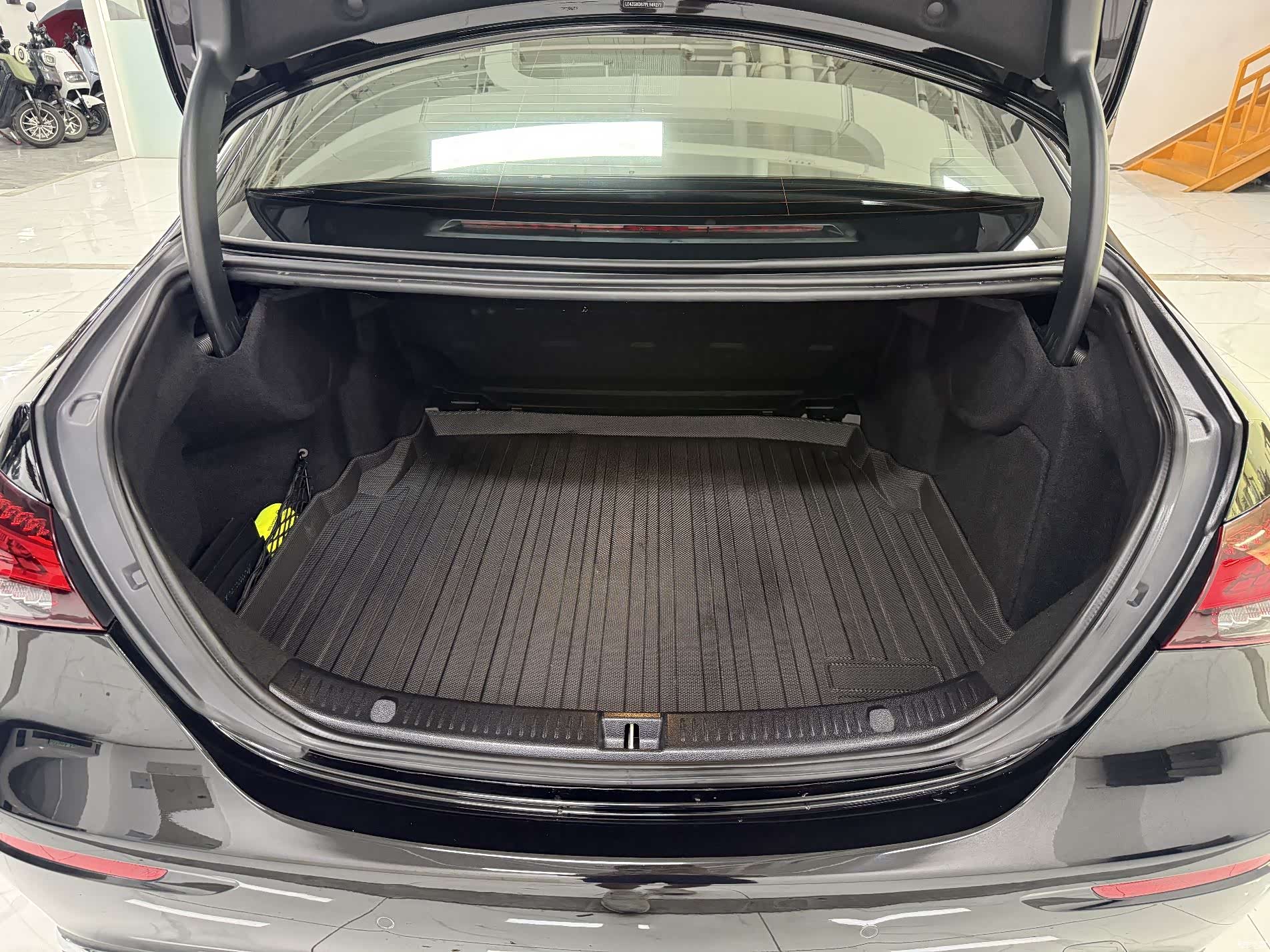 Mercedes-Benz E-Class, 2023 7