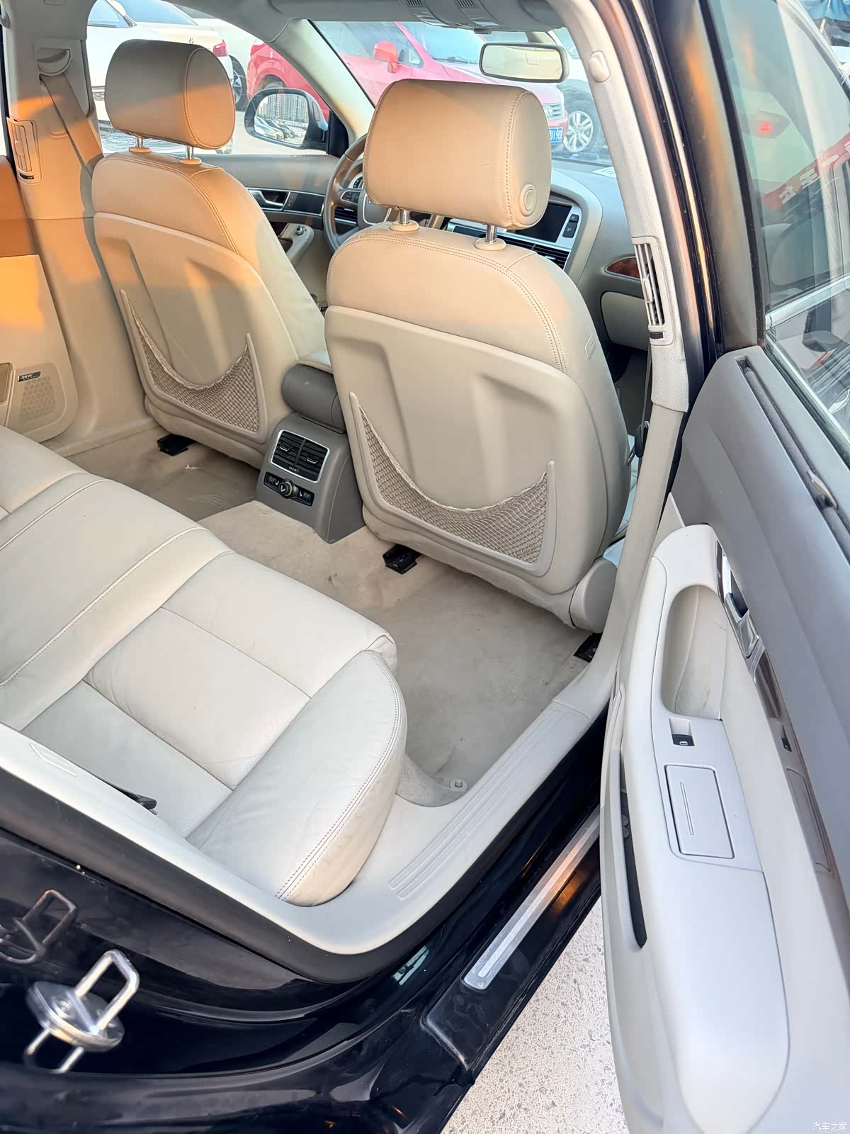 Audi A6L, 2011 11