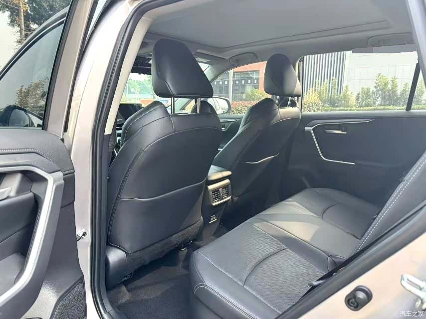 Toyota Wildlander, 2023 все фото