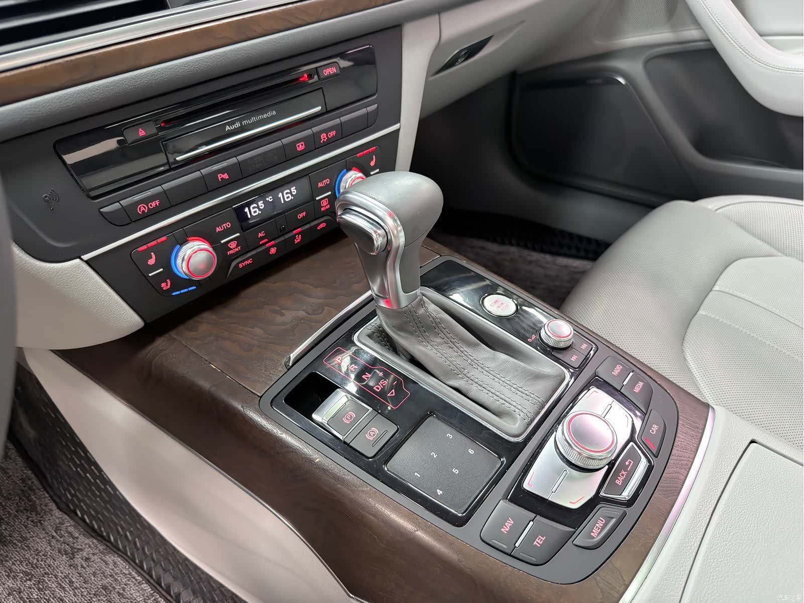 Audi A6L, 2014 8