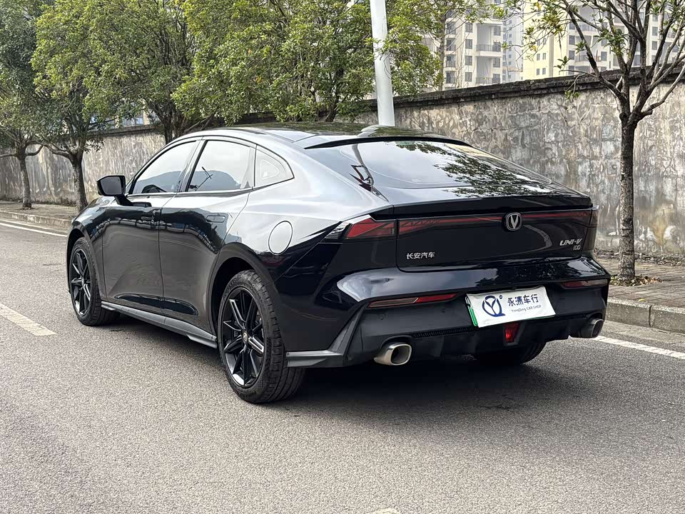 Changan UNI-V Smart iDD