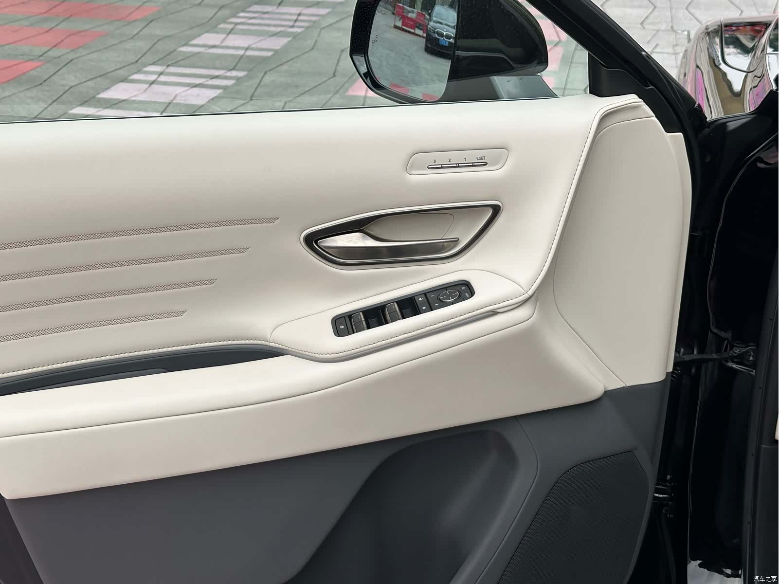 Toyota Century, 2024 32