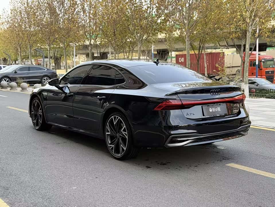 Audi A7L
