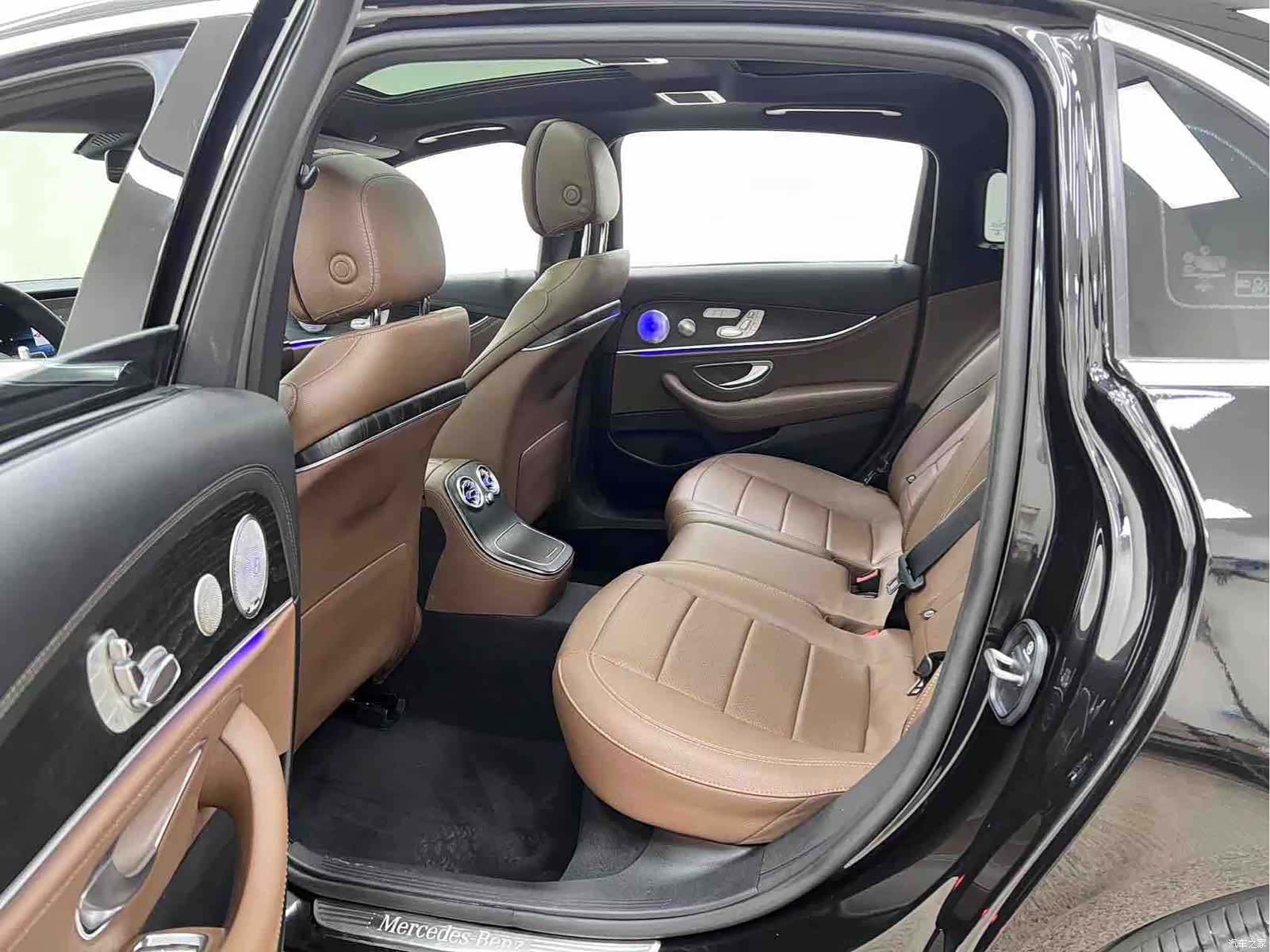 Mercedes-Benz E-Class, 2023 14