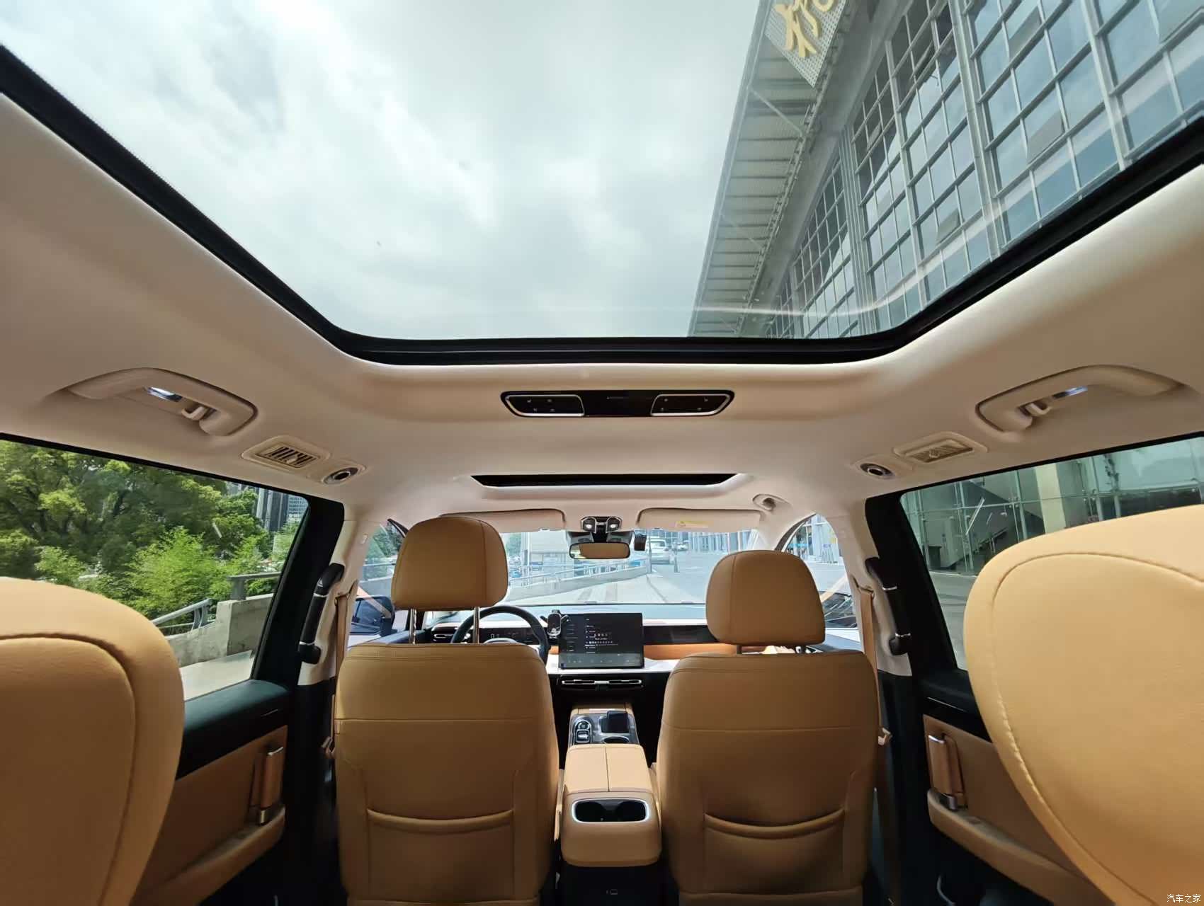 Trumpchi E8, 2024 19